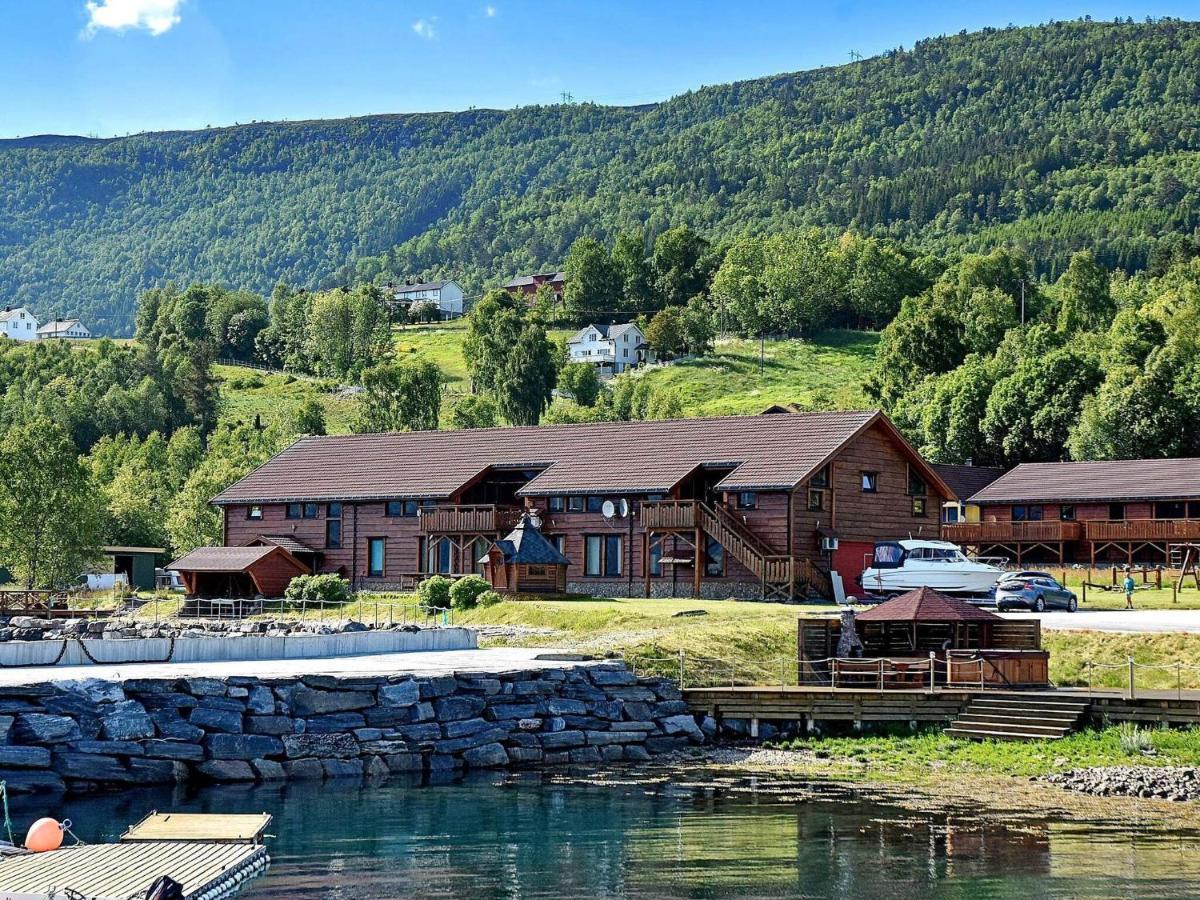 Holiday Home Hovik II Rød Kültér fotó