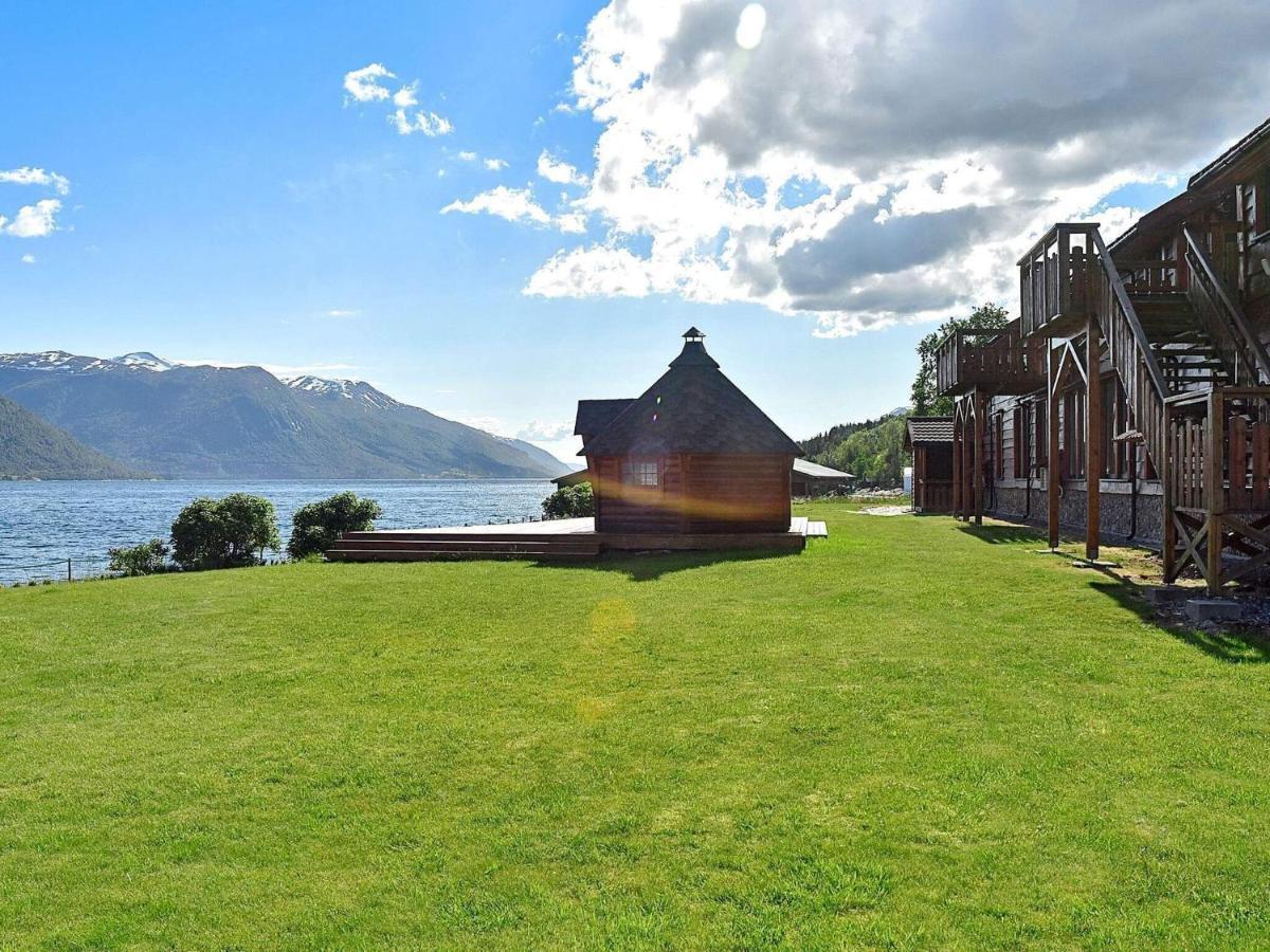 Holiday Home Hovik II Rød Kültér fotó