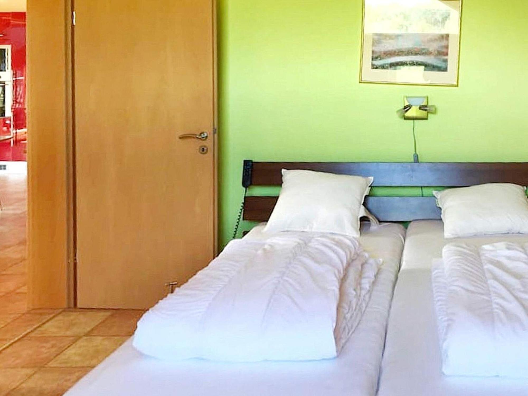 Holiday Home Hovik II Rød Kültér fotó
